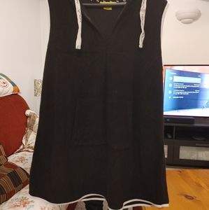 Hooded Penningtons Nola beach cover.